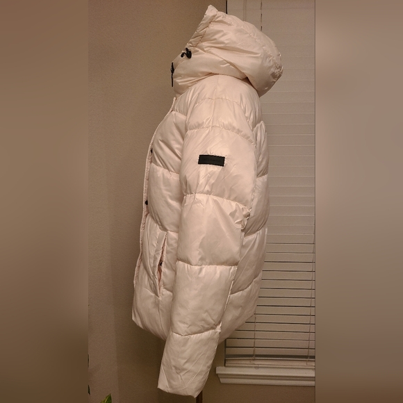 Two by Vince Camuto - Picture 3 of 5